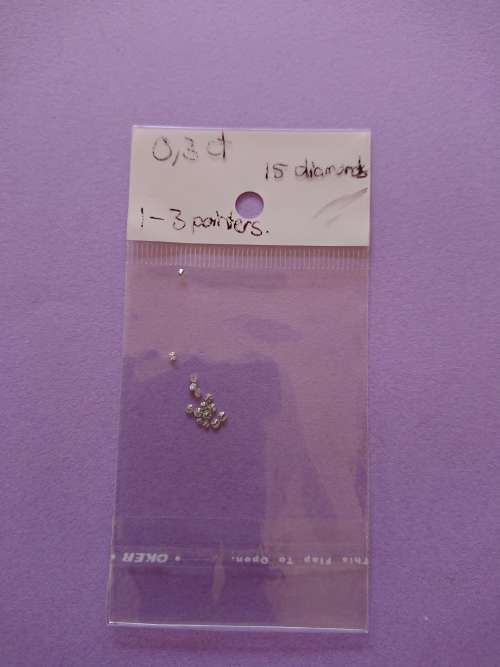 0.3ct genuine Diamonds 1-3 pointers 15 stones
