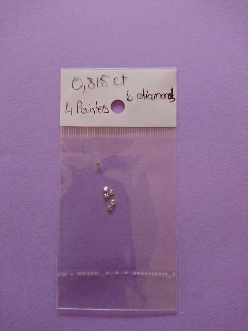 0.315 natural diamonds 4 pointers 6 stones