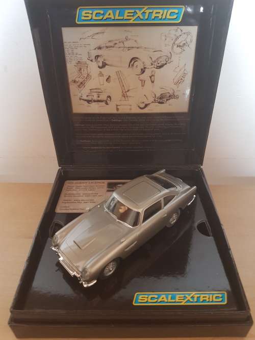 Scalextric Aston Martin DB5 Goldfinger. Mint in box. Limited edition
