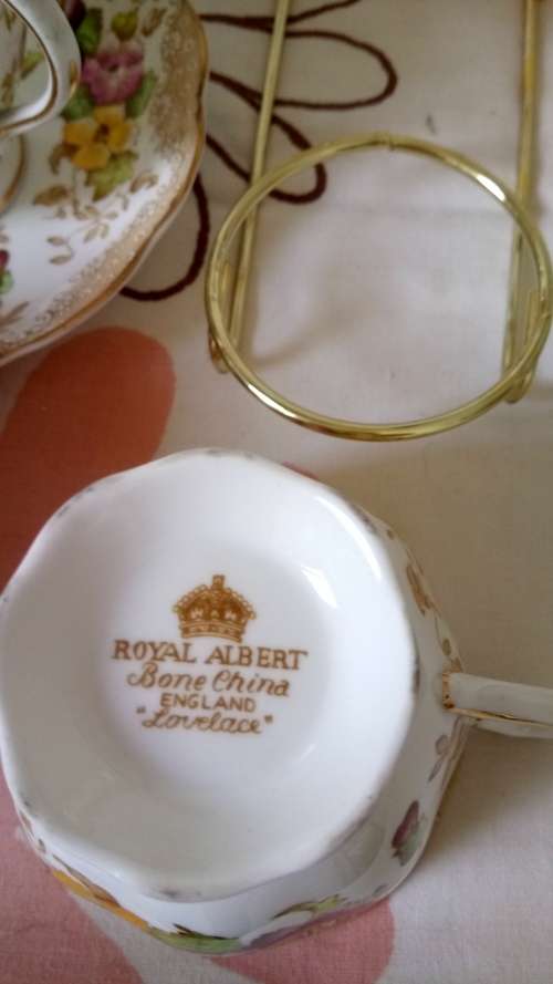ROYAL ALBERT VINTGE "LOVEJOY" DUOS