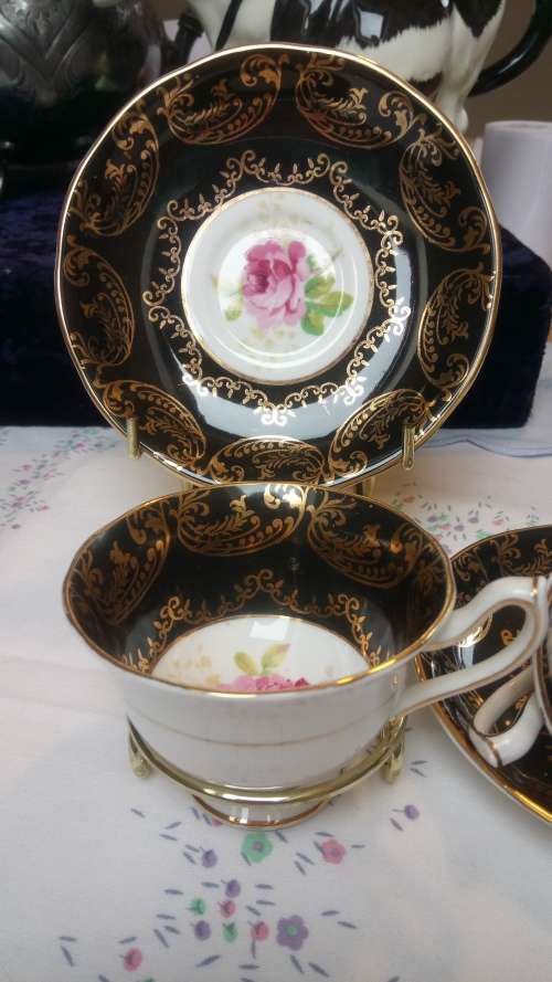 VINTAGE ROYAL ALBERT NO NAME DUOS
