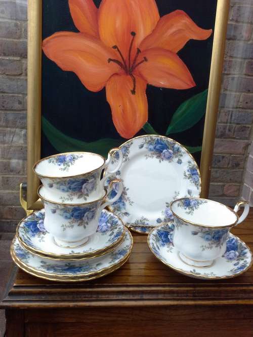 ROYAL ALBERT MOONLIGHT ROSE TRIOS