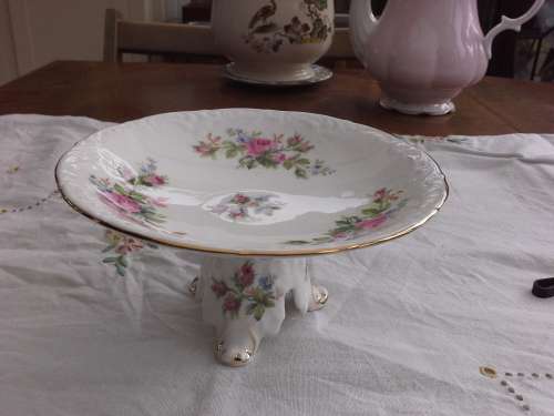 ROYAL ALBERT MOSS ROSE TAZZ