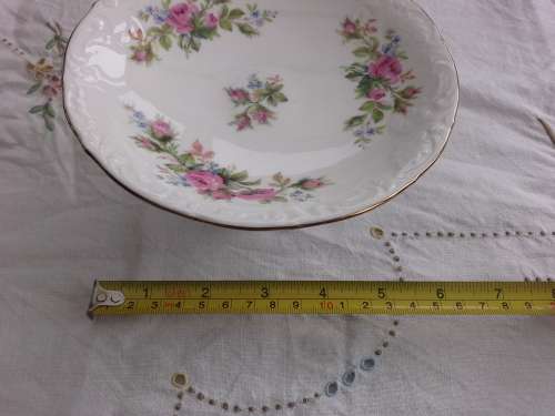 ROYAL ALBERT MOSS ROSE TAZZ