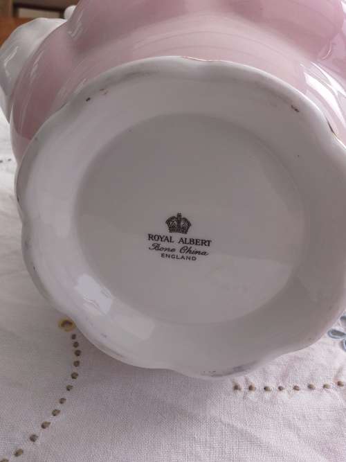ROYAL ALBERT BRIDESMAID ROSE LARGE COFFEE POT