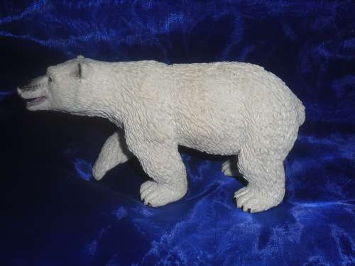 Bear- A white Grisly Bear  (+-8 cm High)