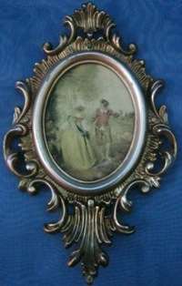 Vintage Plastic Frame. (+-18cm)