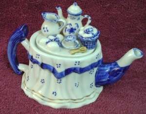 Decorative Tea pot (+-12cm)