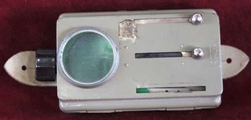 Vintage Army flash light  11 x 6.5 x 3.5 cm