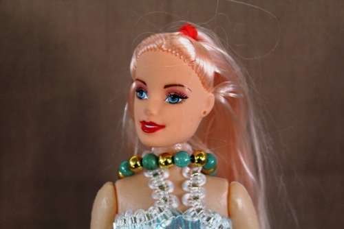 Doll' s - Barbie Like Doll / Dark Blond hair /  Dressed + shoes