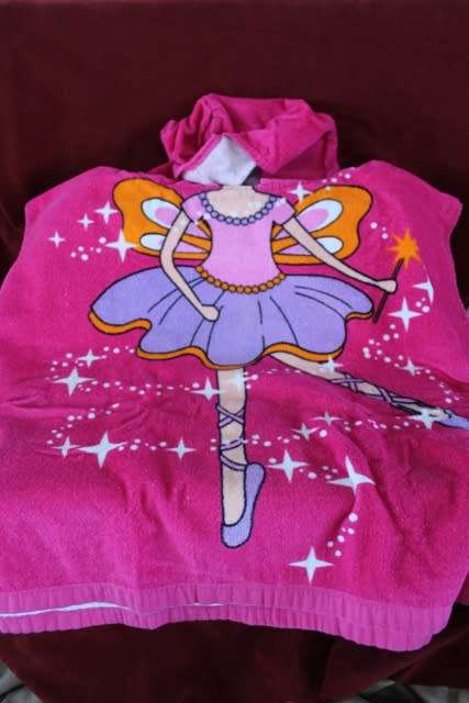 Hooded ponco towels / swimming / todlers