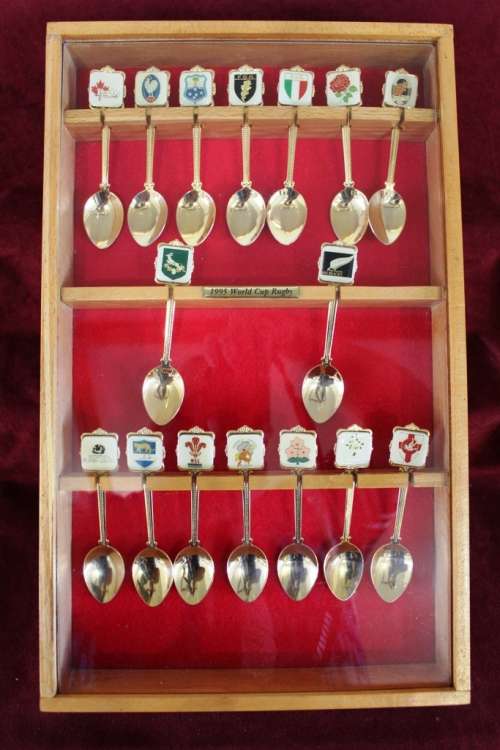 1995 Rugby world cup Spoons in a glass case - 26 x 43 x 5 cm