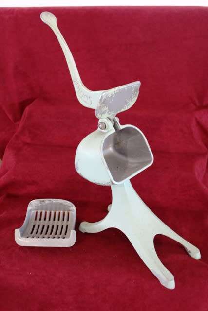 Vintage Masher or Juicer /  Swingit Make / Light Green / 24.5x22cm