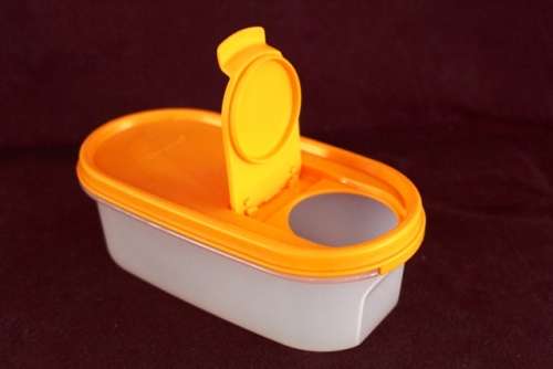 Tupperware 3 Cannisters  /12cm x9cm / 199x6cm / 18.5cmx13.5x6cm