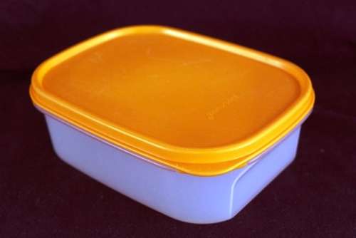 Tupperware 3 Cannisters  /12cm x9cm / 199x6cm / 18.5cmx13.5x6cm