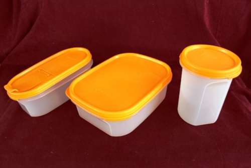 Tupperware 3 Cannisters  /12cm x9cm / 199x6cm / 18.5cmx13.5x6cm