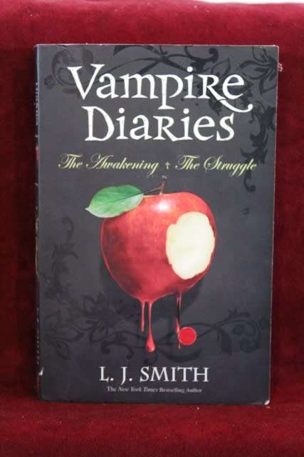 Book - L J Smith - Vampire Diaries - The Awakening / The Struggle