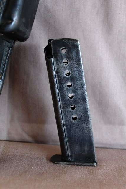 P38 - Gun Holster plus magazine