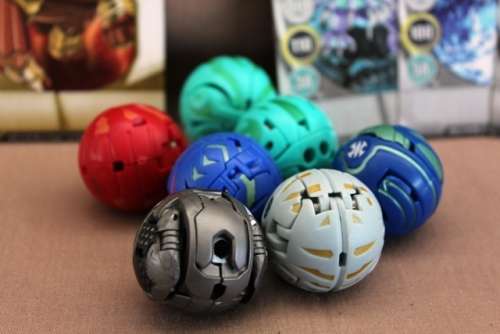 Bakugan Balls x 7 plus cards