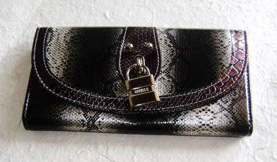 Brand New - Stunning Ladies Guess Purse -
