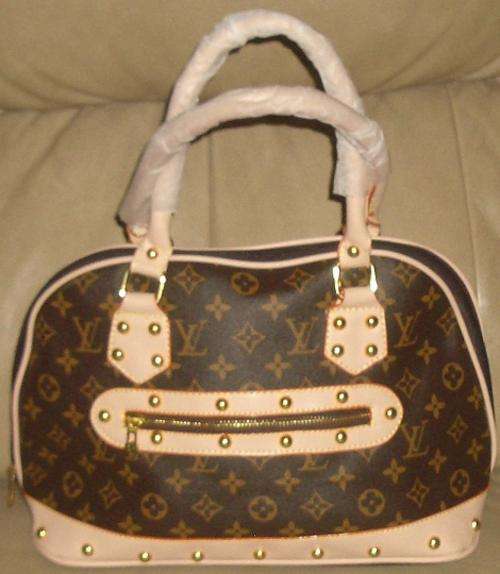 Beautiful Louis Vuitton Handbag - Make a Statement!!!!!! R1 NO RESERVE!!!!!