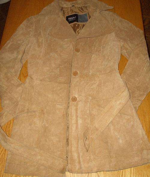 ****R1599.00**** GENUINE LEATHER LADIES 3/4 JACKET MEDIUM (TO FIT SIZE 8/10)