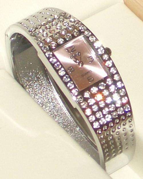 Beautiful Rose Collection Quartz Ladies Bracelet Watch