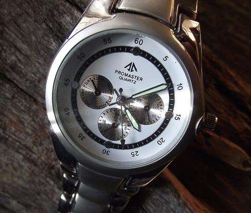 STUNNING NEW PROMASTER DESIGNER MEN'S WATCH WITH QUARTS MOVEMENT