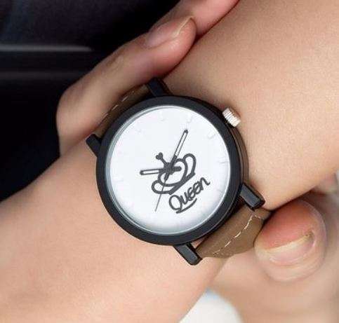 His and hers watches. (2 watches)(Delivery within 7 days)