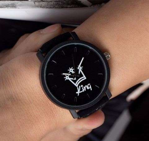 His and hers watches. (2 watches)(Delivery within 7 days)