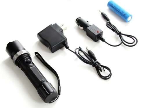 LED Torch Flashlight: Rechargeable Zoomable CREE 800 Lumens