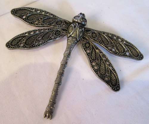 Large decorative Dragon Fly white metal brooch, nice design, pin to rear intact works. Not marked.