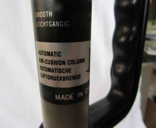 Vtg Tri-pod for a camera, aluminuim legs extending to 3 times, level floats and handle, no bag READ