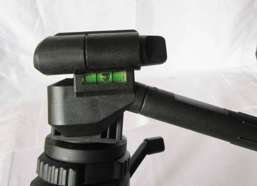 Vtg Tri-pod for a camera, aluminuim legs extending to 3 times, level floats and handle, no bag READ