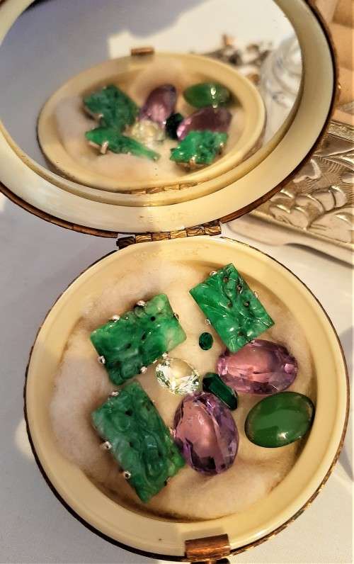 BE SURE NOT TO MISS THIS-JEWELRY BOX LITERALLY FULL OF AMAZING STUFF R1 START!!