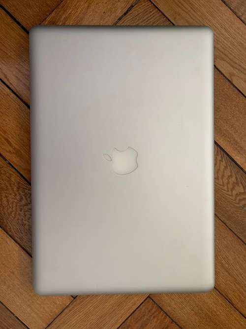 Macbook Pro Early 2011 Core i7, 4gb RAM, 500gb HDD - Faulty!