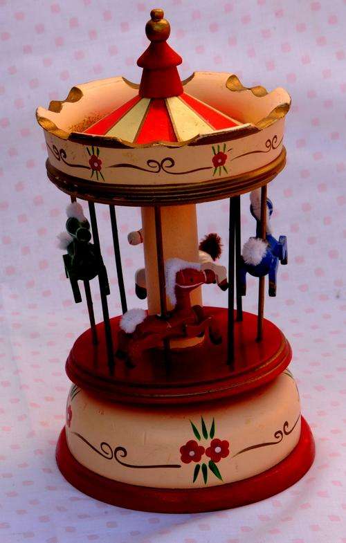 Wind up Carousel