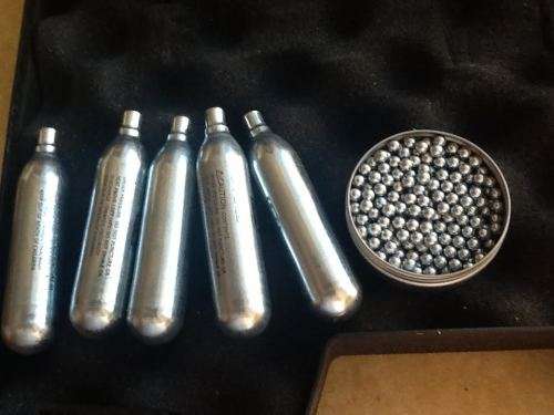 NEW ASG DAN WESSON 4 INCH BLACK CO2 BB REVOLVER