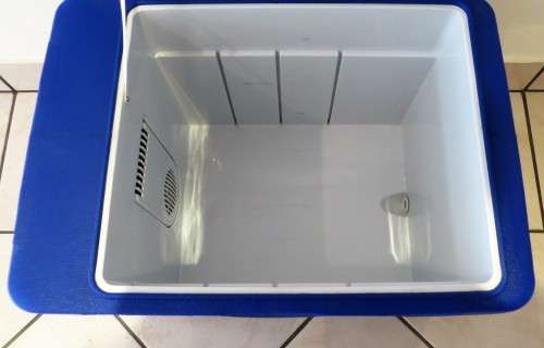 * CAMPMASTER THERMO ELECTRIC COOLER * 12V & 220V * BID FROM R1 START * REPLACEMENT COST R1799.00 *