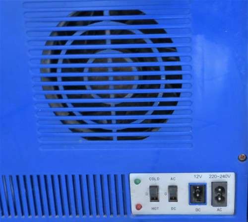 * CAMPMASTER THERMO ELECTRIC COOLER * 12V & 220V * BID FROM R1 START * REPLACEMENT COST R1799.00 *