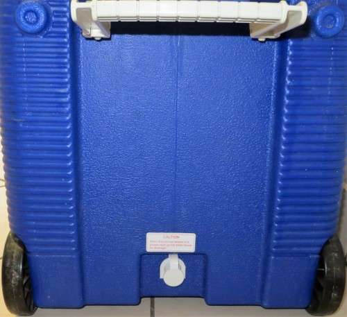 * CAMPMASTER THERMO ELECTRIC COOLER * 12V & 220V * BID FROM R1 START * REPLACEMENT COST R1799.00 *