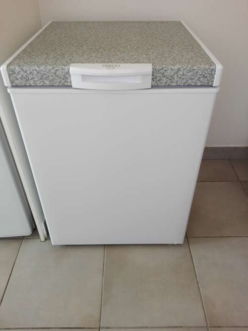 DEFY CHEST FREEZER * AS NEW PURCHASE DATE 03/04/2016 * REPLACEMENT COST R2699.00