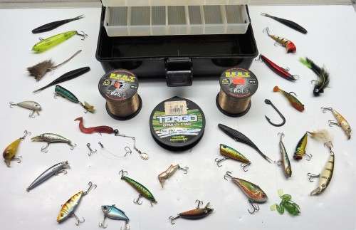 FISHING EQUIPMENT BARGAIN! * BID FROM R1.00 START FOR ALL 36 ITEMS! *