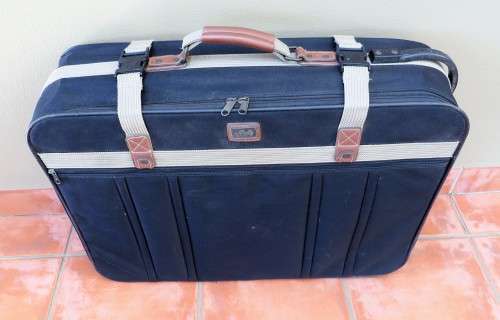 LUGGAGE BAGS ASSORTED * BID FROM R1 START ALL 3 ITEMS * COLLECTION ONLY *