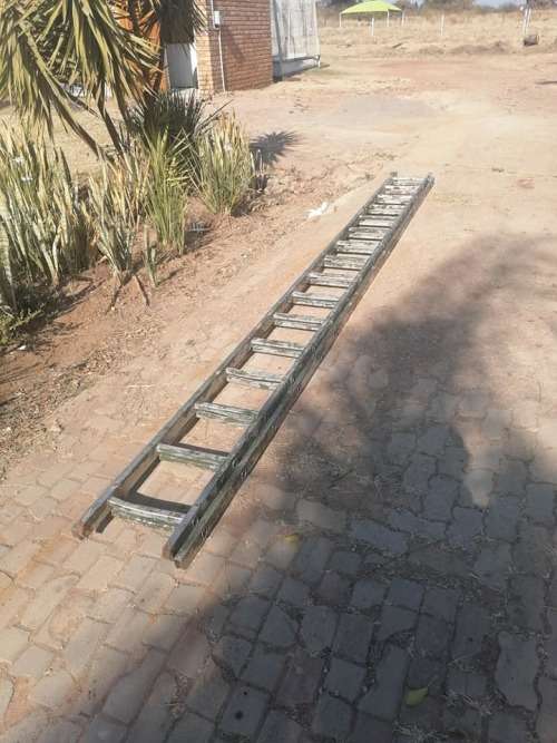 Aluminum extension ladder - Heavy Duty - 7meter