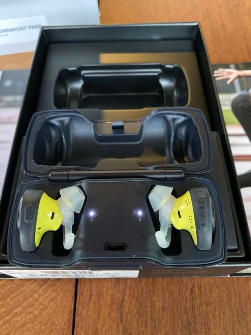 Bose SoundSport Free True Wireless Headphones Midnight Blue