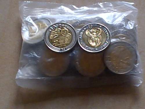 *** COLLECTORS ITEM 2011 SARB R5 COINS IN A SEALED BAG ***