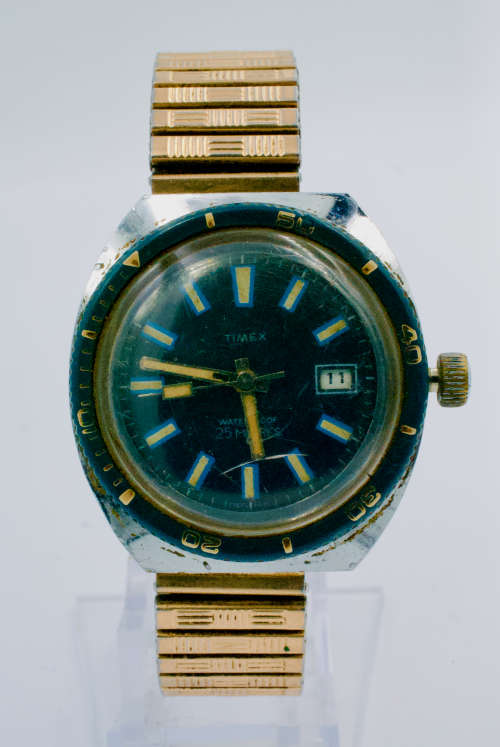 Timex Chrome plated and base metal mens watch (Mechanical)