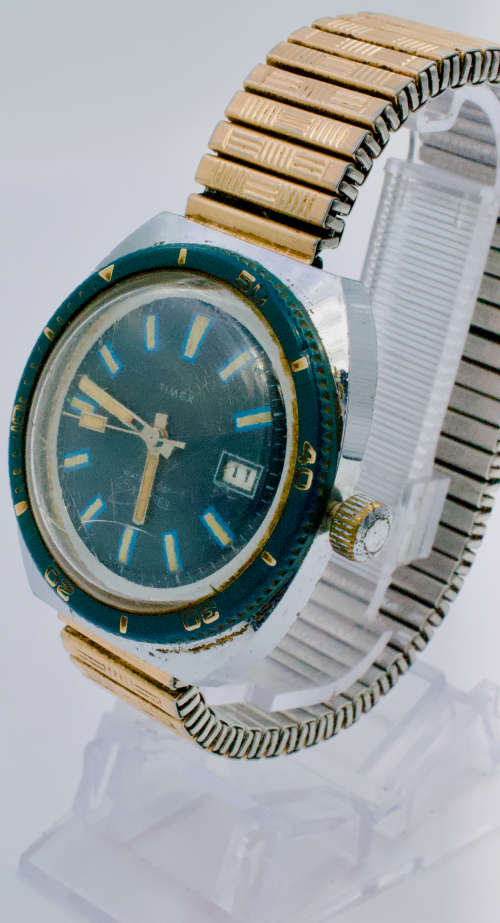 Timex Chrome plated and base metal mens watch (Mechanical)