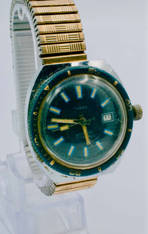 Timex Chrome plated and base metal mens watch (Mechanical)